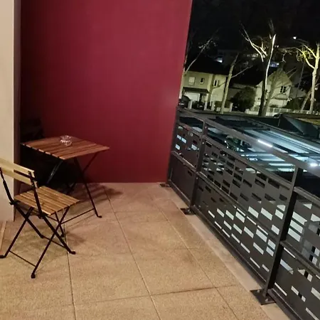 Le Portet Avec Parking Prive Апартаменты *