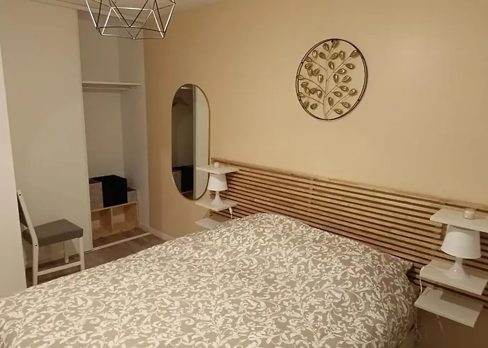 Le Portet Avec Parking Prive Апартаменты