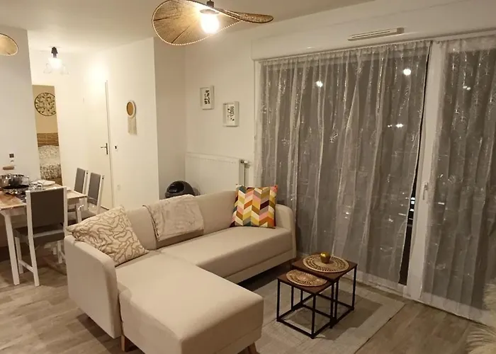 Апартаменты Le Portet Avec Parking Prive *