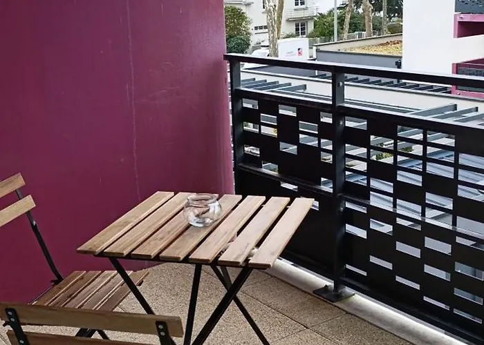 Le Portet Avec Parking Prive Apartmán Angers